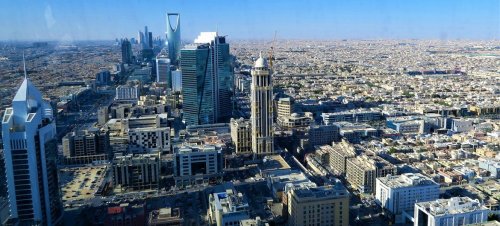 رسمياً وعاجل .. السعودية تفتح أبوابها لأبناء 60 دولة وتمنحهم تأشيرة دخول مجانية في المطار
