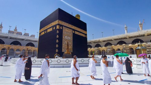 وزارة السياحة تعلن أسعار وضوابط العمرة الجديدة وغرامة ضخمة للمخالفين .. تعرف علي التفاصيل