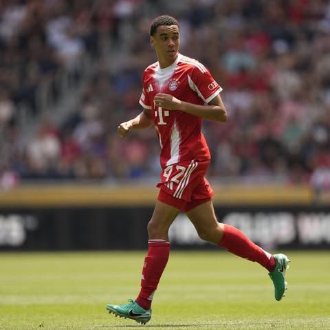 من الدكة إلى التاريخ.. جمال موسيالا لاعب بايرن ميونخ يسجل أول هاتريك في مونديال الأندية الجديد - الخليج الان