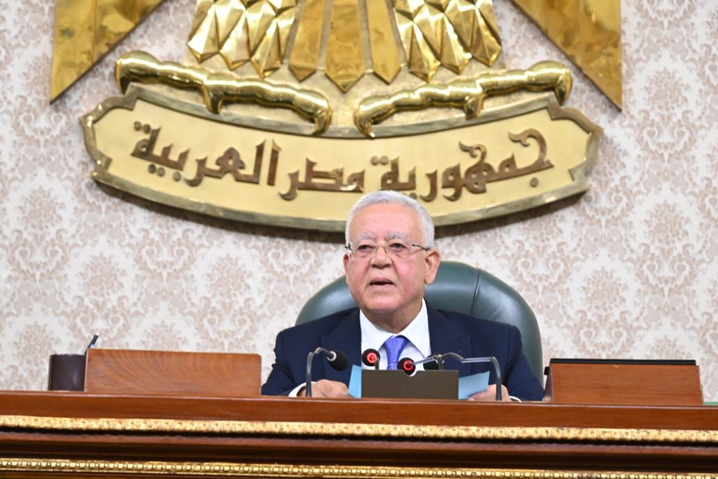 رئيس البرلمان منتقدا غياب نواب عن مناقشات الموازنة: أٌقول أسماء الغائبين بصوت عالي نظرا لأهمية الجلسة و ليس لإحراج أحد والمعني في بطن الشاعر - الخليج الان