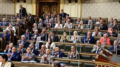 نواب يرفضون موازنة الدولة: "85% ضرائب وهدر 200 مليار جنيه في التصالح" - الخليج الان