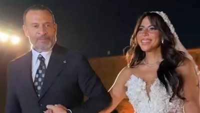 بكاء ماجد المصري وتأثر ابنته.. اللقطات الأولى من زفاف ماهيتاب ابنة ماجد المصري - الخليج الان
