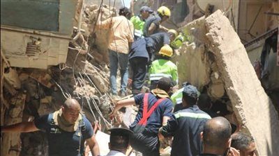 محافظ القاهرة يتابع عمليات إنقاذ سكان عقارين منهارين بحي حدائق القبة ويوجه بتقديم الرعاية الصحية اللازمة للمصابين - الخليج الان
