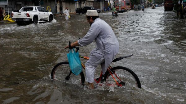 باكستان: مصرع 10 أشخاص جراء أمطار وعواصف بإقليم البنجاب - الخليج الان