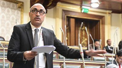 النائب إيهاب منصور: الحكومة دائما تأتي غير مستعدة لصناعة التشريع بين المالك والمستأجر بسبب عدم توافر المعلومات - الخليج الان
