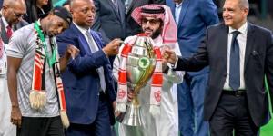 الزمالك المصري يُتوج بكأس السوبر الأفريقي - الخليج الان