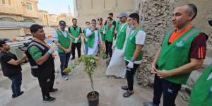 فيديو| 40 متطوعاً يزيلون 5 أطنان من النفايات من منزل تراثي بالقطيف - الخليج الان