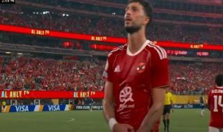 بأقدام وسام أبو علي.. الأهلي يفرض تقدمه على بورتو في الشوط الأول بكأس العالم للأندية  - الخليج الان
