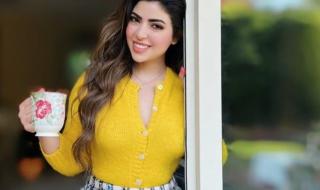 ميرنا جميل تتألق في عيد ميلادها بهايلايت خصلات شعر فاتحة