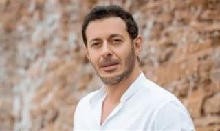 مصطفى شعبان بعد خضوع والده لعملية جراحية: أتقدم بخالص الشكر لوزارة الصحة - الخليج الان
