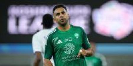 هذا اللاعب قادر على إيقاف محرز في كلاسيكو الأهلي والنصر - الخليج الان