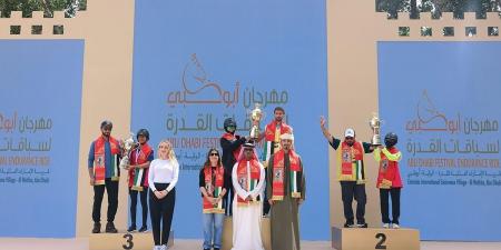 ميثاء القبيسي بطلة سباق السيدات في مهرجان أبوظبي للقدرة - الخليج الان