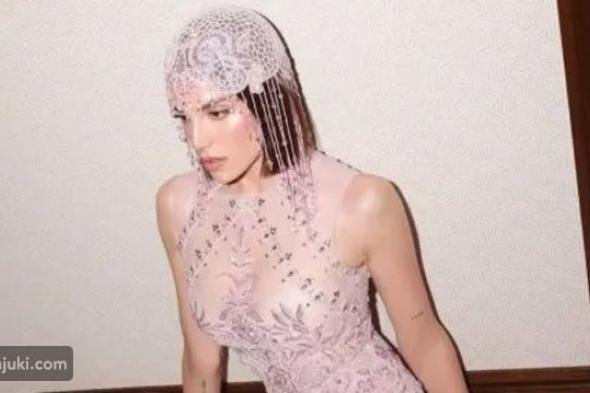 على غرار باميلا الكيك: سينتيا صموئيل بإكسسوار يغطي الرأس!