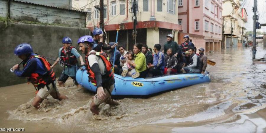 فقدان 6 لاعبين بانهيار أرضي - الخليج الان