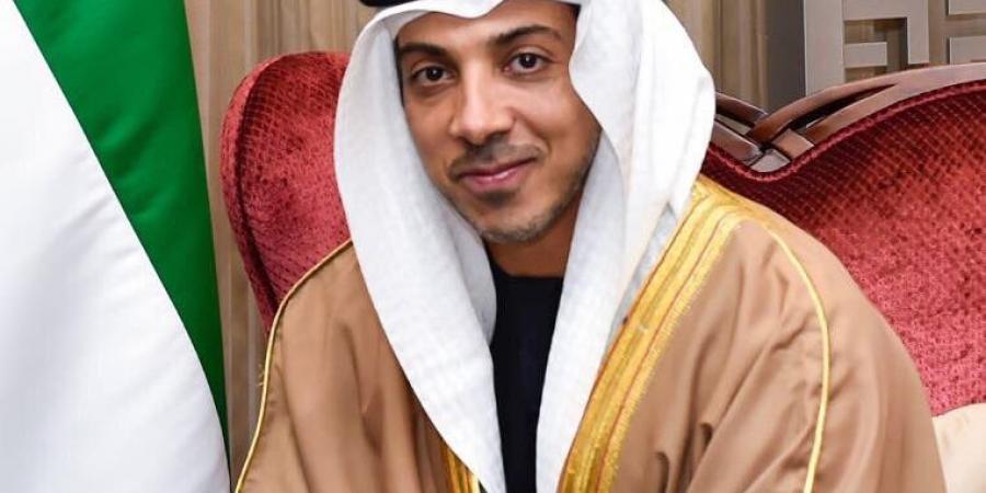 منصور بن زايد يعزي في وفاة خميس مرزوق الدرمكي - الخليج الان