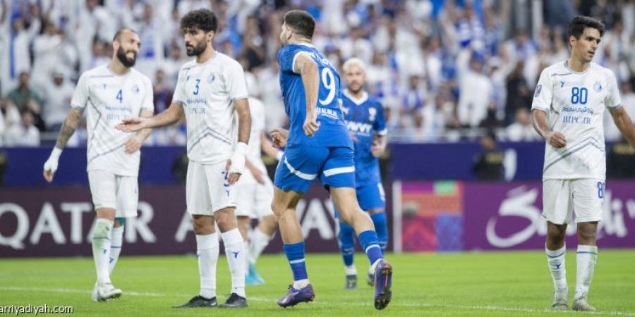 هزم الاستقلال بثلاثية.. الهلال يستنسخ بداية رحلتي النهائي - الخليج الان