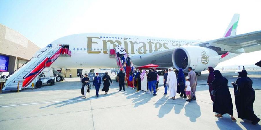 طائرة «الإمارات A380» تستقطب آلاف الزوار  في معرض البحرين للطيران - الخليج الان