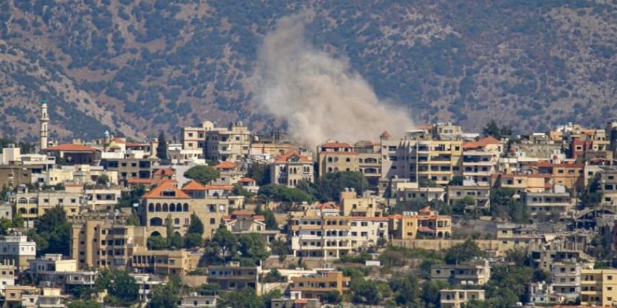 01:03 التليفزيون اللبناني: ارتفاع حصيلة ضحايا الغارة الإسرائيلية على “البسطة” إلى 11 شهيدا و63 مصابا - الخليج الان