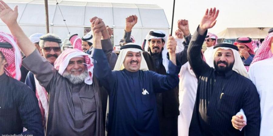 مهرجان الإبل.. العتيبي يُتوج بـ«بيرق الموحد» - الخليج الان