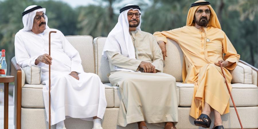 محمد بن راشد يلتقي جمعاً من الشيوخ وأعيان البلاد وكبار المسؤولين - الخليج الان