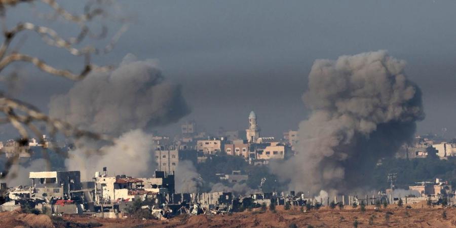 12:09 ارتفاع عدد الشهداء الفلسطينيين في القصف الإسرائيلي على مخيمي البريج وجباليا إلى 17 شهيدًا - الخليج الان