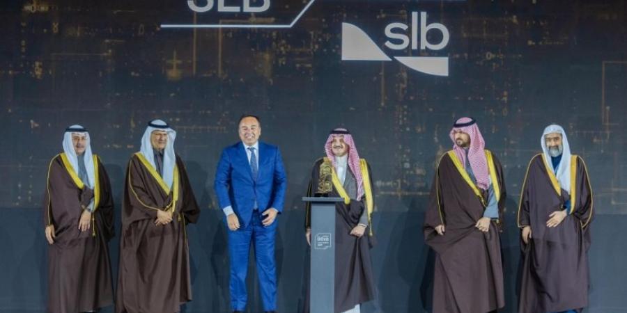 145 اتفاقية بـ 33.75 مليار ريال.. أمير الشرقية يفتتح منتدى "اكتفاء 2025" - الخليج الان