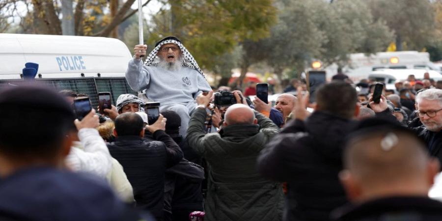 الإفراج عن أسرى فلسطينيين محررين من السجون الإسرائيلية - الخليج الان