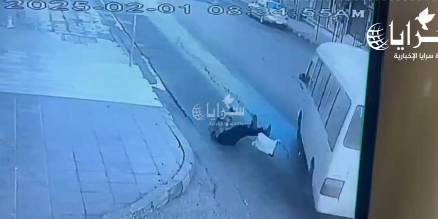 نجاة مواطن باعجوبة من موت محقق بحادث دهس في صويلح-فيديو - الخليج الان