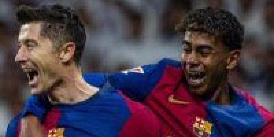 فيديو.. لاعبو برشلونة يتوجهون لملعب الميساتا - الخليج الان