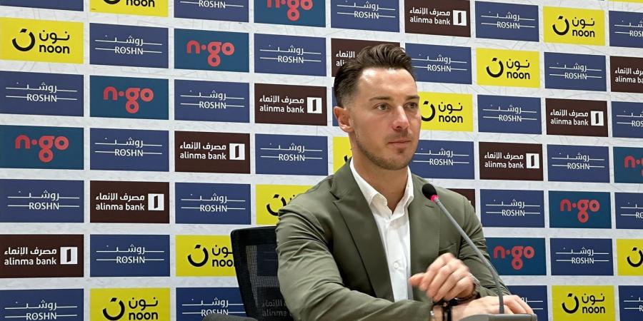 مدرب الأهلي السعودي يهدد النصر برسالة نارية قبل الكلاسيكو