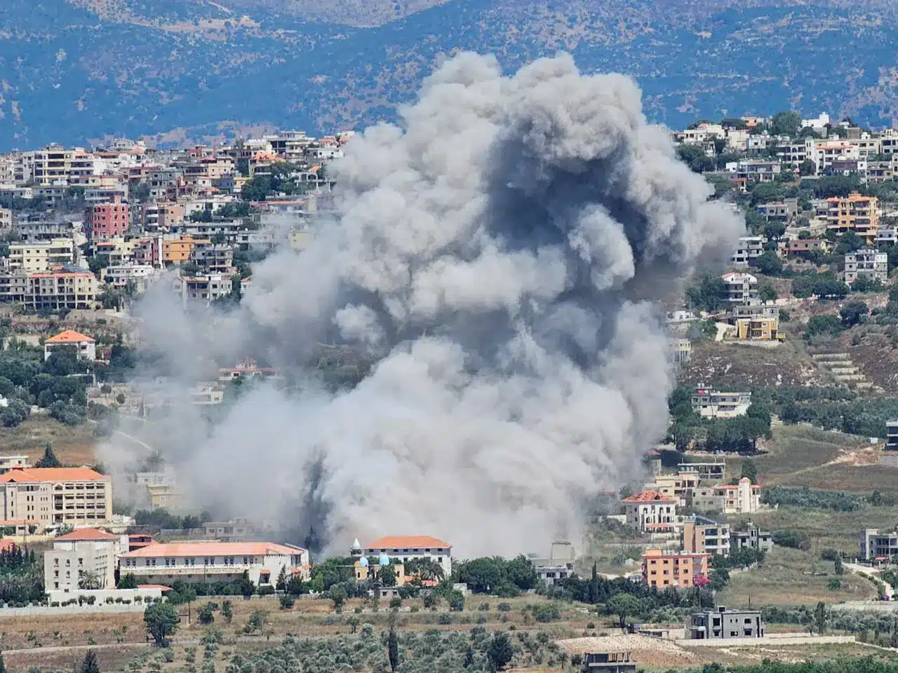 الجيش الإسرائيلي يعلن تصفية مسؤول تسليح بارز في حزب الله بغارة جوية شرقي لبنان