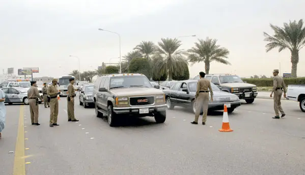 المرور السعودي يبدأ تطبيق غرامات جديدة على التجاوز الخاطئ في كافة الطرق والشوارع الفرعية