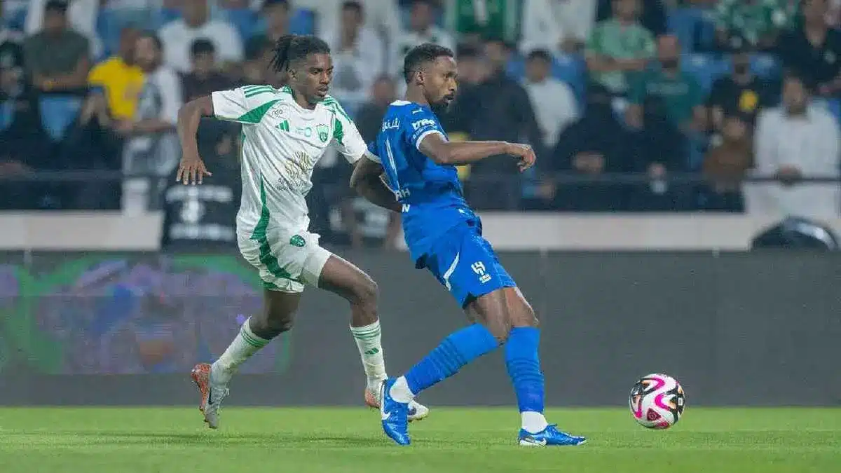 الهلال يضم عبد الكريم دراسي في صفقة مفاجئة تفاصيل الصفقة وأهدافها الاستراتيجية