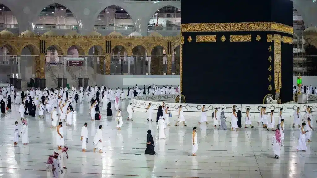 تطوير غير مسبوق.. الحرمين يشهدان تركيب منظومة تبريد متكاملة لدعم راحة الزائرين