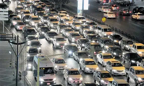 تنبيه مروري عاجل ازدحام شديد في طريق الملك فهد بالرياض ومسارات بديلة لتجنب التأخير