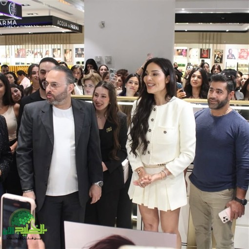 نادين نسيب ....نجيم تحتفل بافتتاح أول متجر لمستحضرات التجميل بإطلالة أنيقة