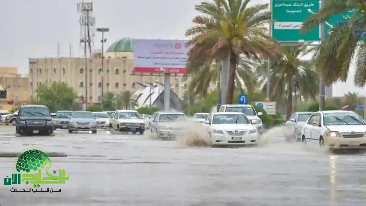 تحذير عاجل من أمطار ورياح نشطة في السعودية.. نصائح للتعامل مع التقلبات الجوية