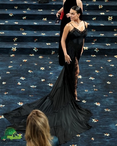 جورجينا رودريجيز تخطف الأنظار في أول ظهور لها بحفل Met Gala بفستان مستوحى من.. الأميرة ديانا