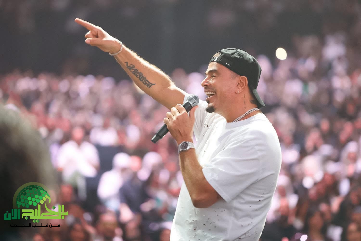 حفل عالمي في الكويت .... عمرو دياب يضيء مسرح أرينا بحضور جماهيري ضخم