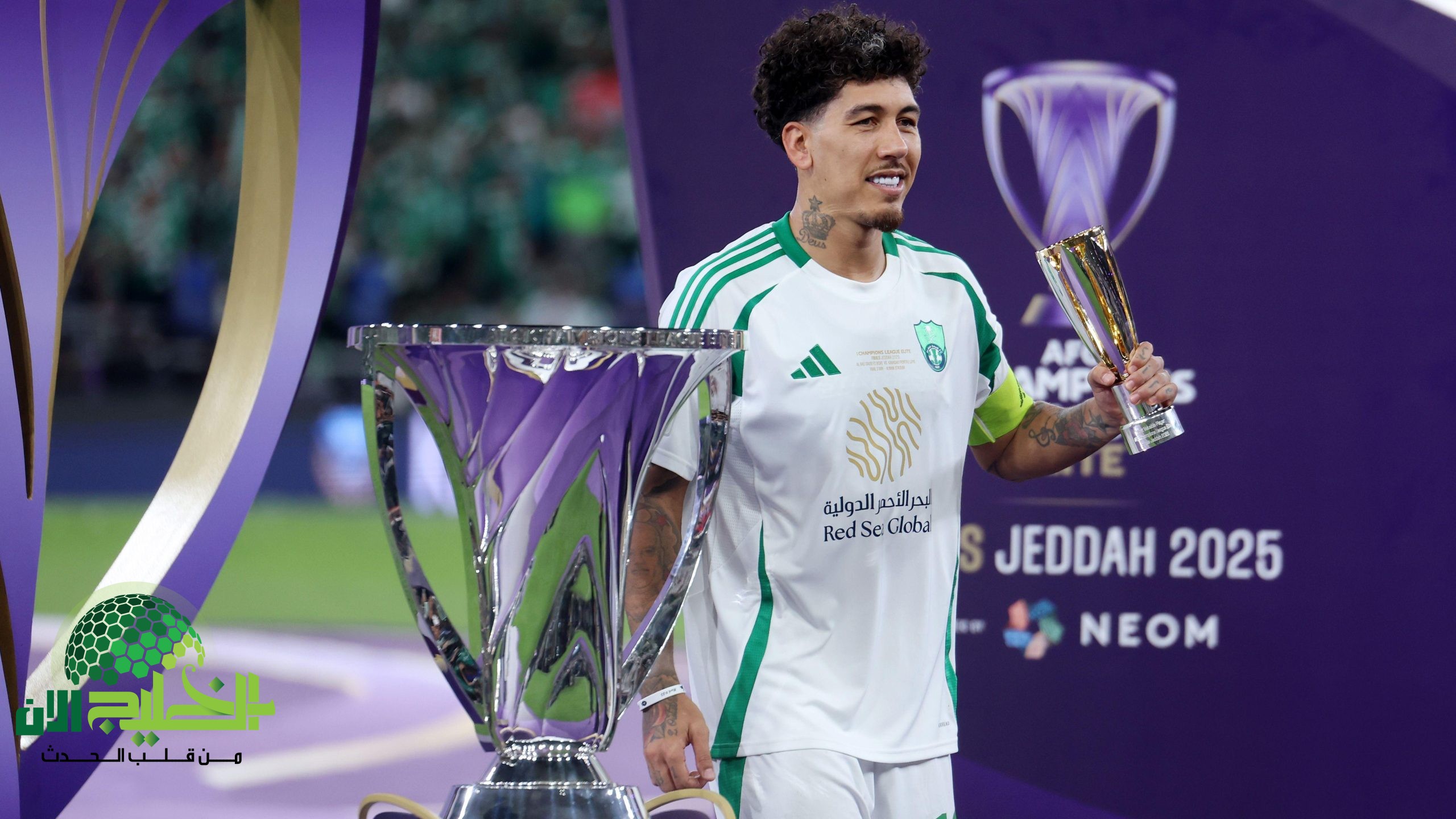 روبرتو فيرمينو يوجه رسالة مؤثرة لمحمد صلاح بعد التتويج التاريخي مع الأهلي السعودي(1)