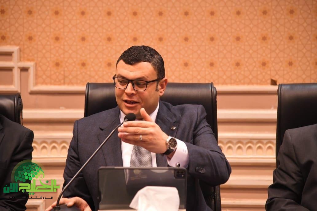 وزير الإسكان يتابع مشروعات العبور .. مستشفى متكاملة وورش حرفية ورفع كفاءة البنية التحتية(1)